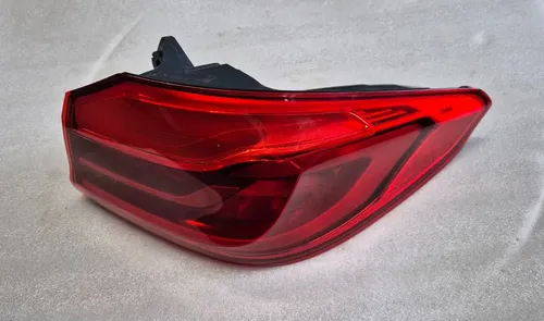 Lanterna Traseira Direita Bmw 530e 2019/2020 Direito/passageiro Vermelho