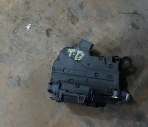 Fechadura De Porta Traseira Direita Captur 2018