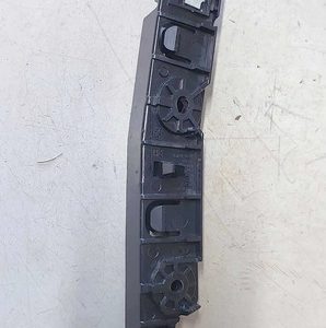 Guia Parachoque Dianteiro Direito Ram 1500 V8 2024