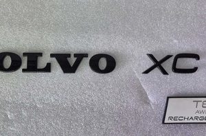 Emblema Simbolo Letra Volvo Xc60 T8 Recharge 2024 Prata