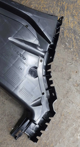 Guia Parachoque Traseiro Esquerdo Volvo Xc60 2020 - Imagem 3