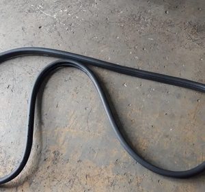 Borracha De Porta Traseira Direita Mercedes Gla200 2018