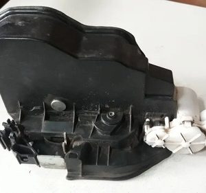 Fechadura Porta Dianteira Esquerda Bmw X4 X-drive 28i 2016