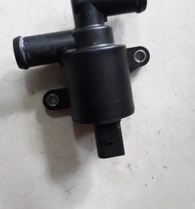 Bomba De Água Auxiliar Golf 2.0 Gti Passat Tsi 2019