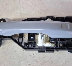 Maçaneta Externa Dianteira Direita Volvo Xc60 T8 2024 Cinza Dianteira