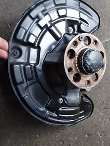 Montante Cubo Dianteiro Direito Mercedes Cla 250 4matic 2015