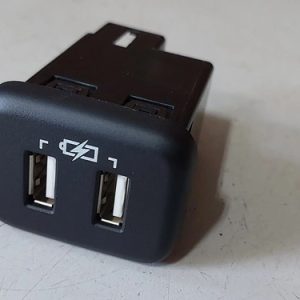 Usb  Tomada Tracker Premier Ltz 2021/2022