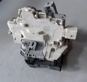 Fechadura Porta Traseira Direita Touareg 3.6 V6 2017