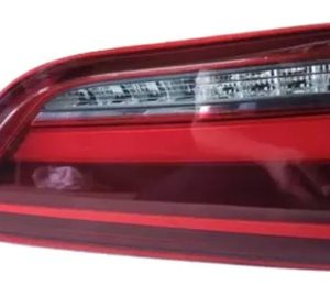 Lanterna Tampa Traseira Esquerda Bmw X1 2022 Esquerdo/motorista