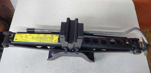 Macaco Evoque 2.0 2013