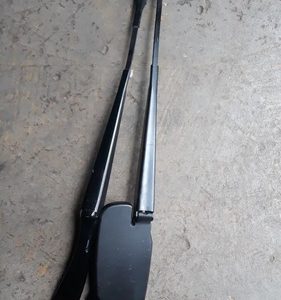 Braço Limpador Parabrisa Dianteiro Gla200 2018