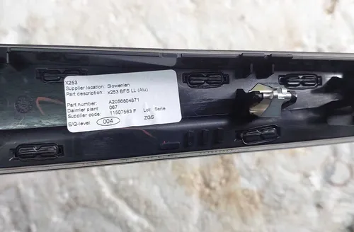 Moldura Painel Aço Escovado Direita Mercedes Glc 250 2018 - Imagem 4