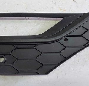 Moldura Milha Direita Vw Amarok 2018/2022 Preto Direito