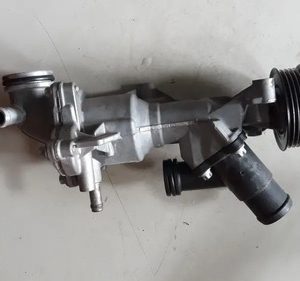 Bomba De Água Mercedes Gla200 2018