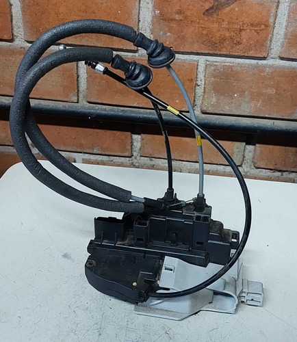 Fechadura Porta Traseira Esquerda Azera 3.3 V6 2011