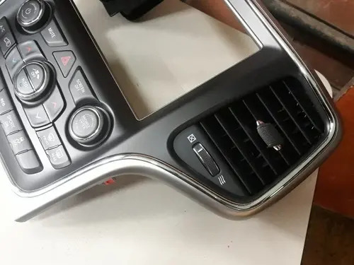 Moldura Multimídia Comandos Jeep Grand Cherokee Limited 2018 Preto - Imagem 4