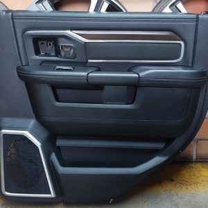 Forro De Porta Traseiro Direito Dodge Ram 3500 2022
