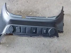 Moldura Controle Tração Usb Toyota Hilux 2.8 2016/2022