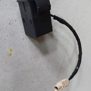 Antena Amplificarora Gm Tracker 84766743 Preto