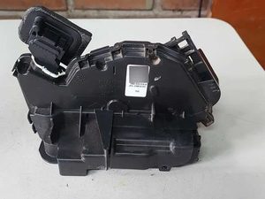 Fechadura Porta Traseira Direita Vw Passat Tsi 2019