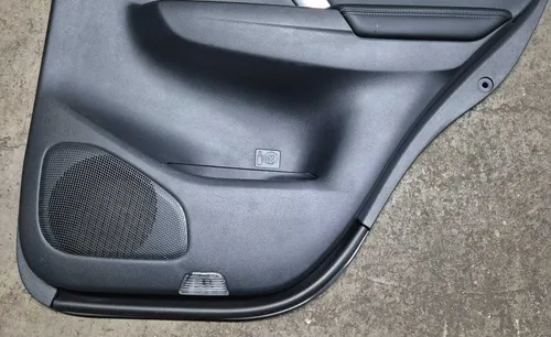 Forro De Porta Traseiro Direito Mitsubishi Pajero Sport 2025 - Imagem 2