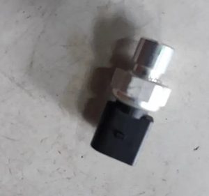 Pressostato Ar Condicionado Jetta 1.4 Tsi 2019 5q0959126a