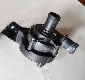 Bomba De Água Auxiliar Golf Gti Passat Tsi 2.0 2019