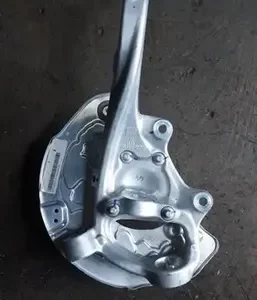 Montante Cubo Dianteiro Direito  Mercedes C180 Cgi 2019