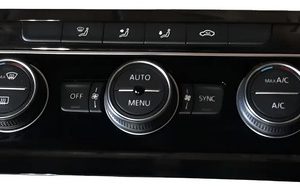 Comando Ar Condicionado Com Moldura Golf Gti 2019 (cx154)