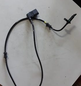 Sensor Abs Traseiro Direito Mercedes C180 Cgi Exclusive 2019