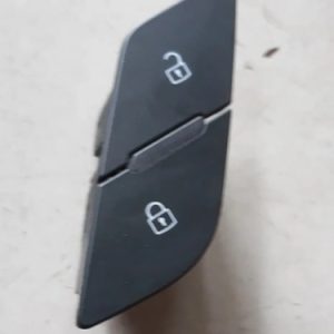 Botão Trava Porta Dianteira Esquerda Audi Q3 2021