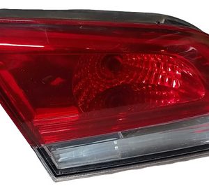 Lanterna Tampa Traseira Esquerda Fiat Siena 2012 Esquerdo/motorista Vermelho E Transparente