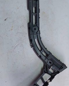 Guia Parachoque Traseiro Esquerdo Jaguar Xf Xfr 2010/2015
