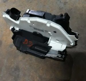 Fechadura De Porta Dianteira Direita Up Tsi 2018