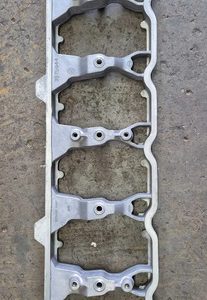 Flange Tampa Válvula Balancín Motor Ram 6.7 2019/2023 Preta