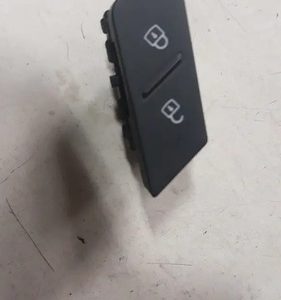 Botão Trava Porta Dianteira Esquerda Jetta R-line 2019