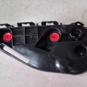 Guia Parachoque Dianteiro Direito Toyota Hilux 2016/2023