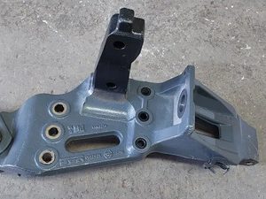 Suporte Mola Dianteira Esquerda Caminhão Daf  Cf410 2018