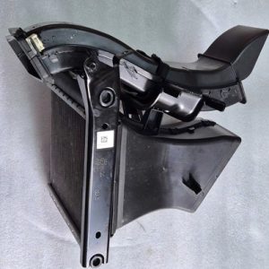 Radiador Água Auxiliar Esquerdo Duto Freio Bmw X2 M35i 2025