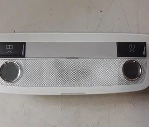 Luz De Teto Cortesia Traseira Mercedes Gla200 2018