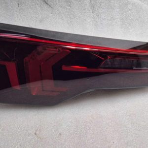 Lanterna Tampa Traseira Esquerda Bmw X2 M35i 2025/2026 Esquerdo/motorista Vermelho