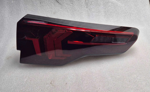 Lanterna Tampa Traseira Esquerda Bmw X2 M35i 2025/2026 Esquerdo/motorista Vermelho