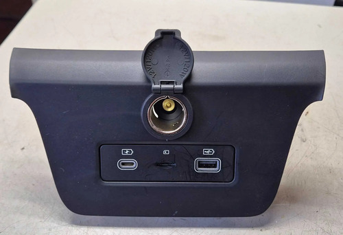 Tomada Usb Byd Mini Dolphin 2025 - Imagem 2