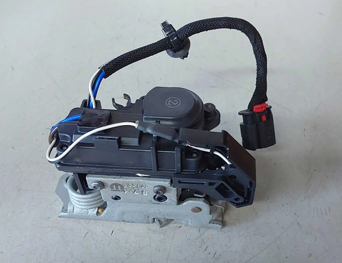 Fechadura Tampa Traseira Superior Ram 1500 V8 2024 - Imagem 3