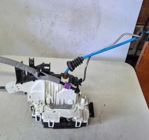 Fechadura Porta Dianteira Esquerda Gla 2015/2016