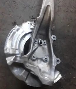 Montante Cubo Dianteiro Direito Bmw 550i 4.4 V8 2012