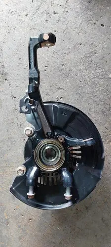Montante Cubo Dianteiro Esquerdo Hilux 2.8 Srv Srx 2016/2022