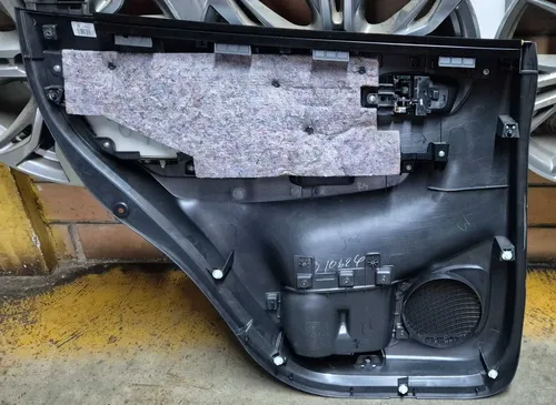 Forro De Porta Traseiro Direito Mitsubishi Pajero Sport 2025 - Imagem 5