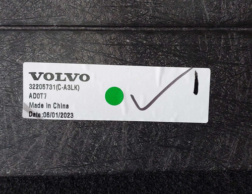 Tampão Bagagito Do Estepe Volvo Xc60 T8 Hìbrida 2023/2024 Preto - Imagem 5