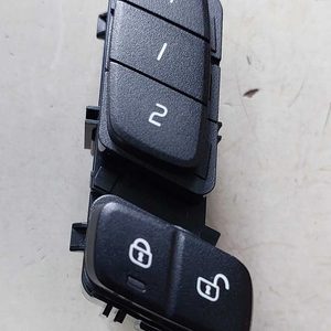 Botão Trava Memória Porta Direita Volvo Xc60 2024 31489631